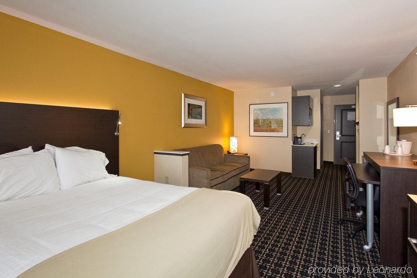 Holiday Inn Express Newton By Ihg Exterior foto